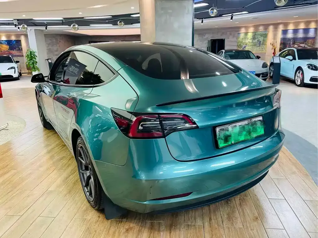 Tesla Model 3 — фото 9