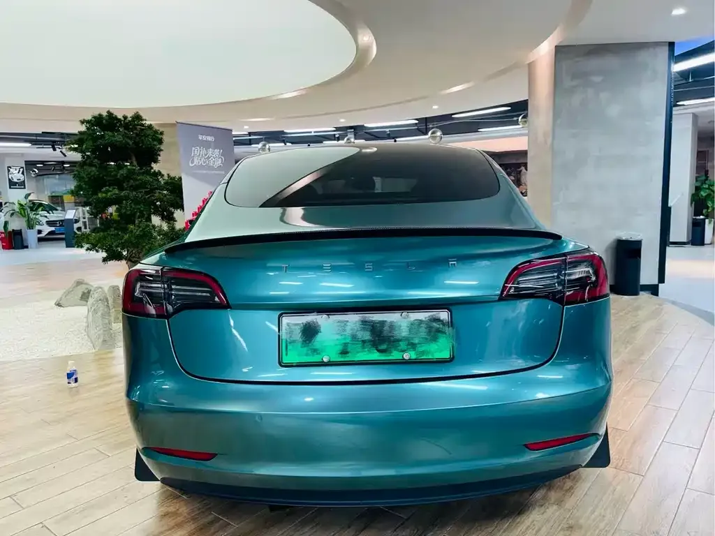 Tesla Model 3 — фото 8