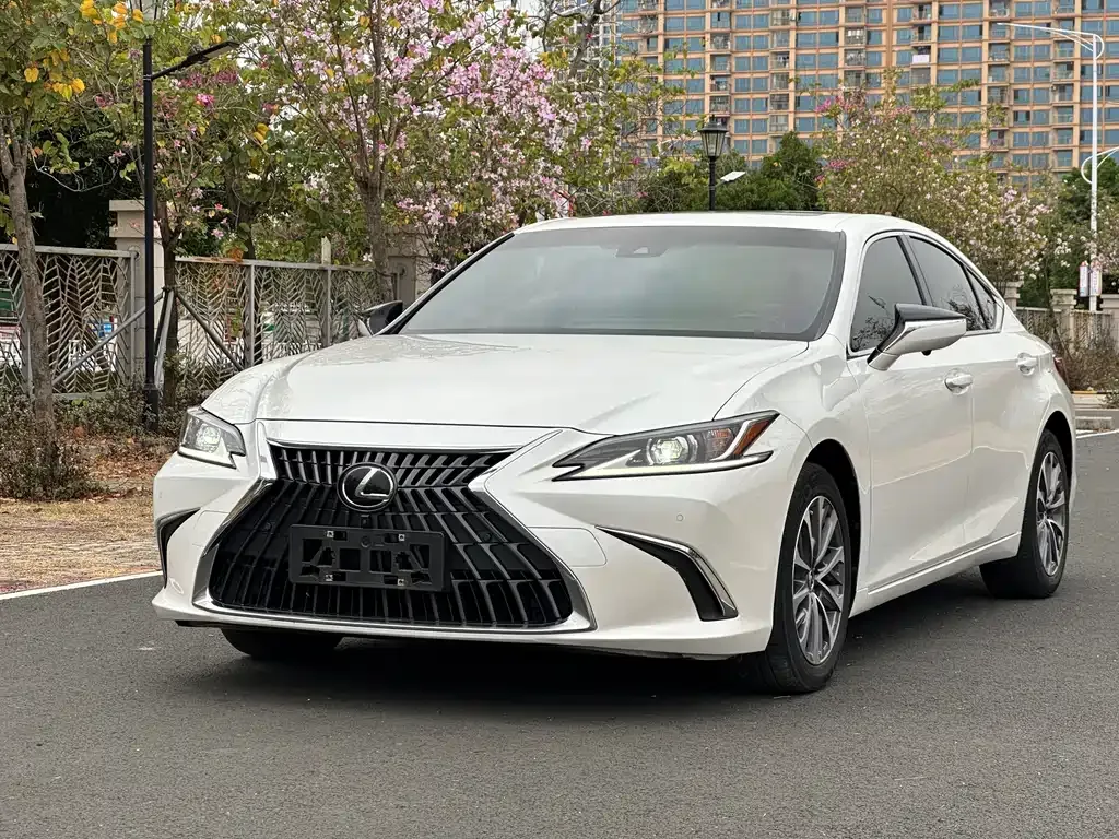 Lexus ES 2023 из CN, фото 1