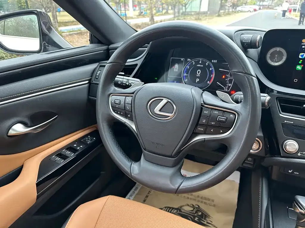 Lexus ES 2023 из CN, фото 2
