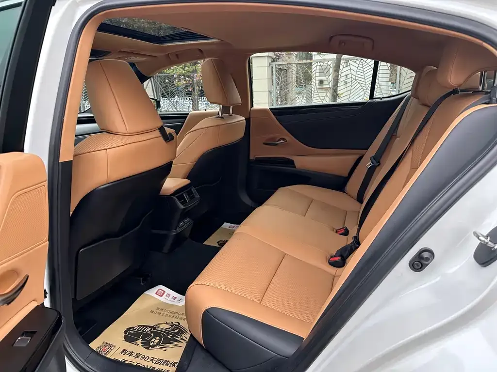 Lexus ES 2023 из CN, фото 3