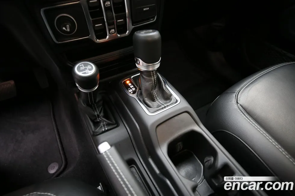 Jeep Wrangler 2021 из KR, фото 2