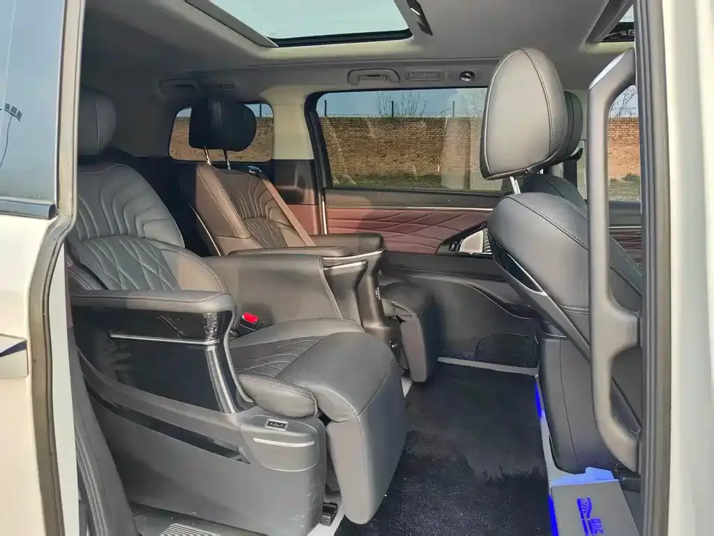 GAC Motor Trumpchi M8 — фото 10
