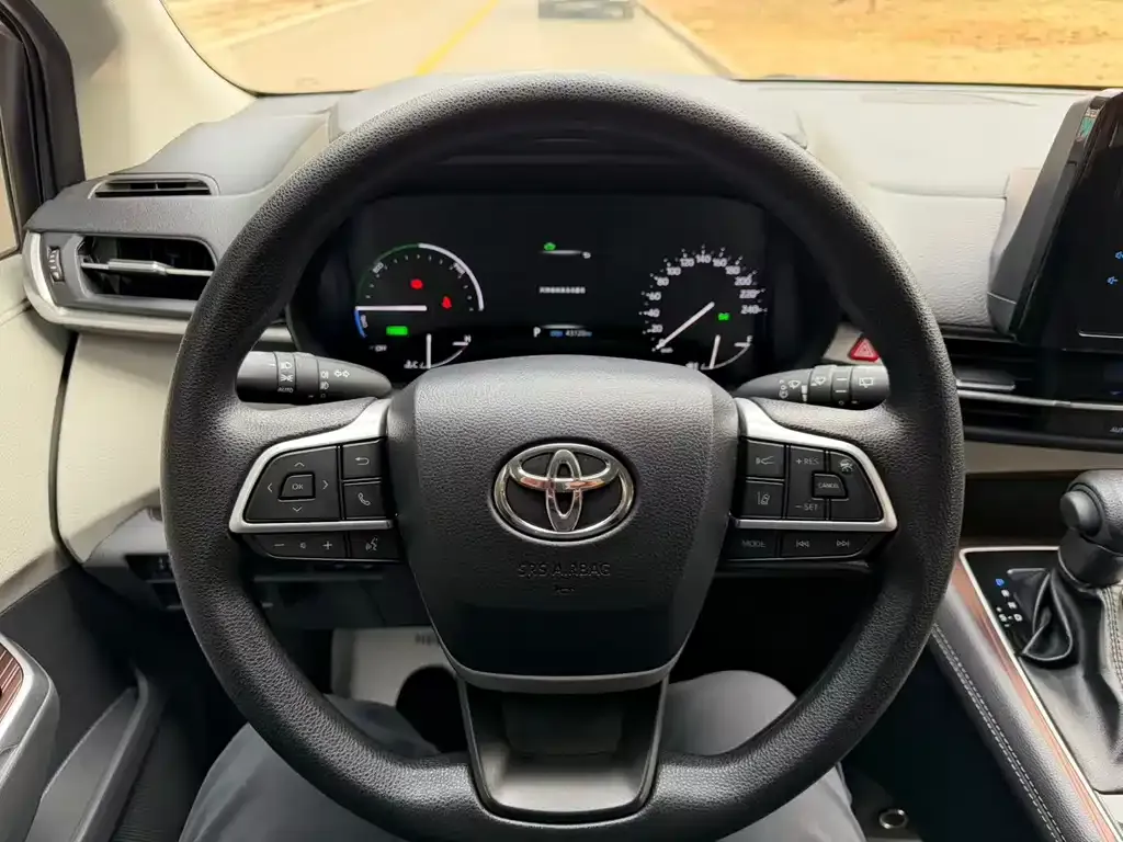 Toyota Sienna 2023 из CN, фото 7