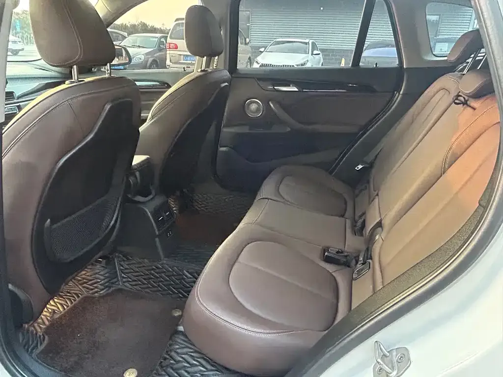 BMW X1 2021 из CN, фото 9