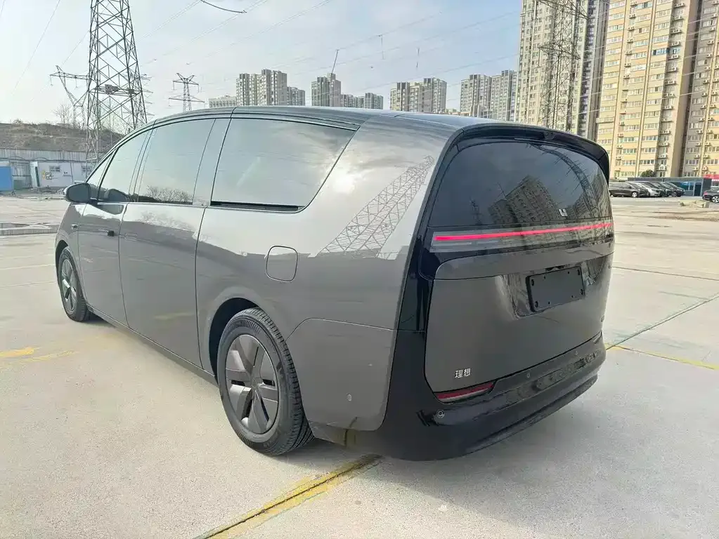 Li Auto MEGA — фото 6