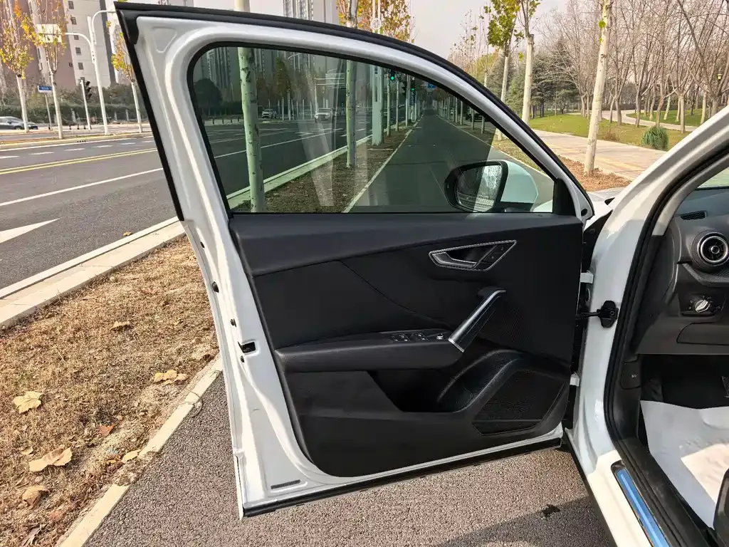 Audi Q2L 2021 из CN, фото 4