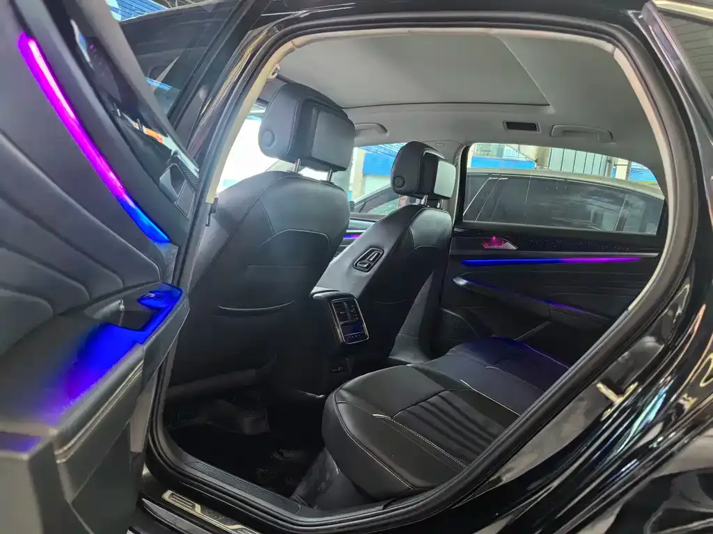 Volkswagen Passat 2024 из CN, фото 10