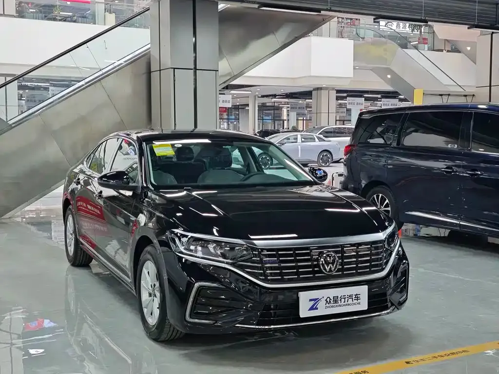 Volkswagen Passat New Energy — фото 10