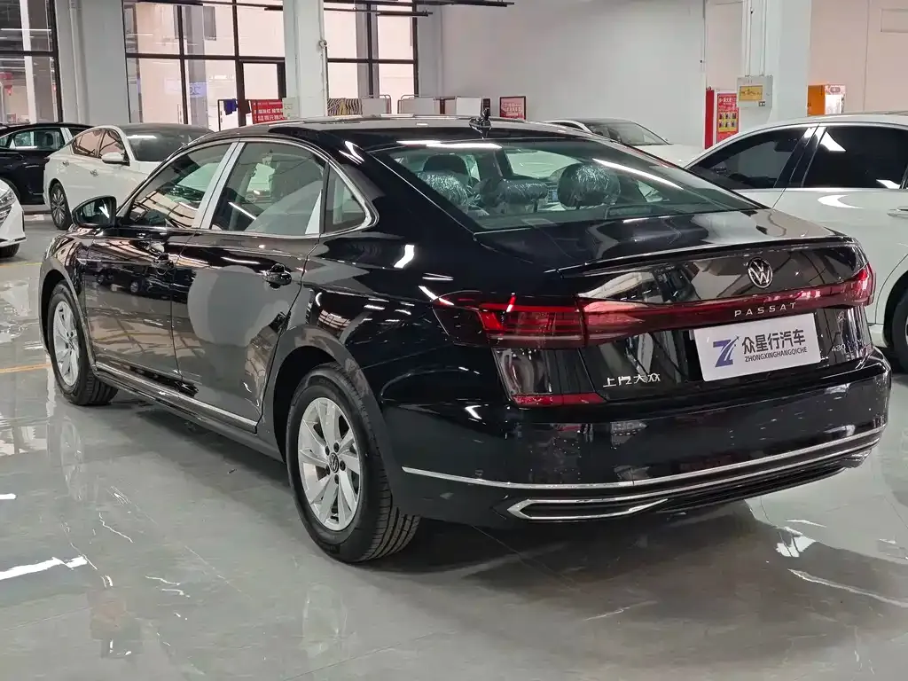 Volkswagen Passat New Energy — фото 7