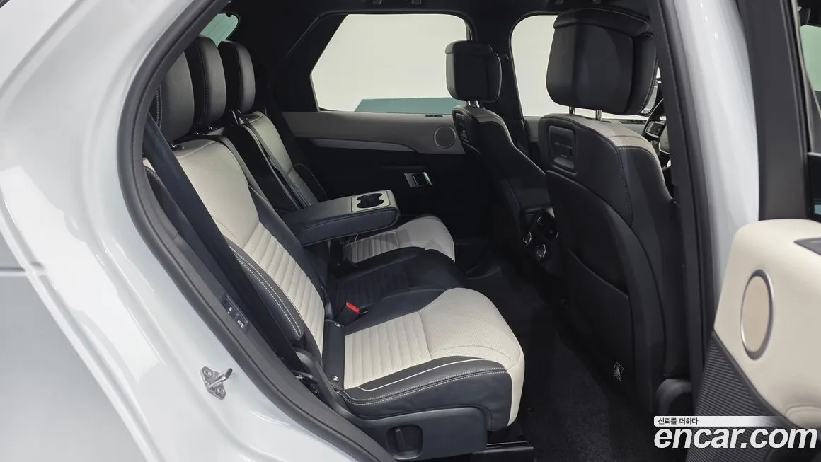 Land Rover Discovery 2024 из KR, фото 3