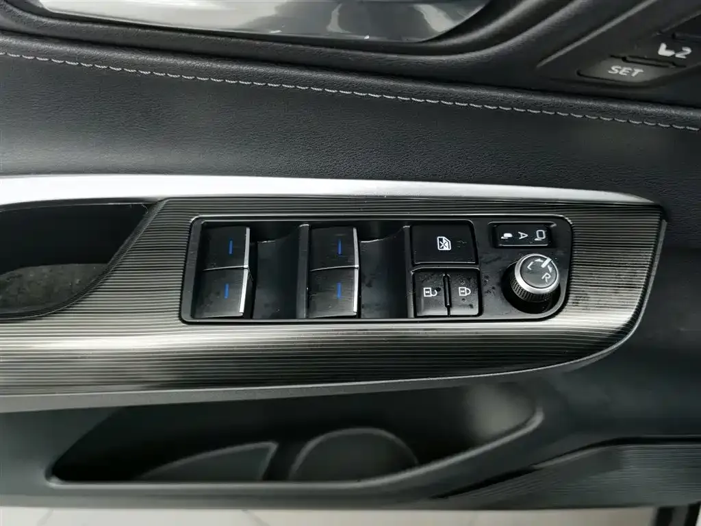 Toyota Harrier 2021 из CN, фото 8