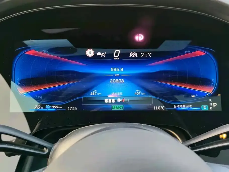 Mercedes-Benz EQS AMG — фото 3