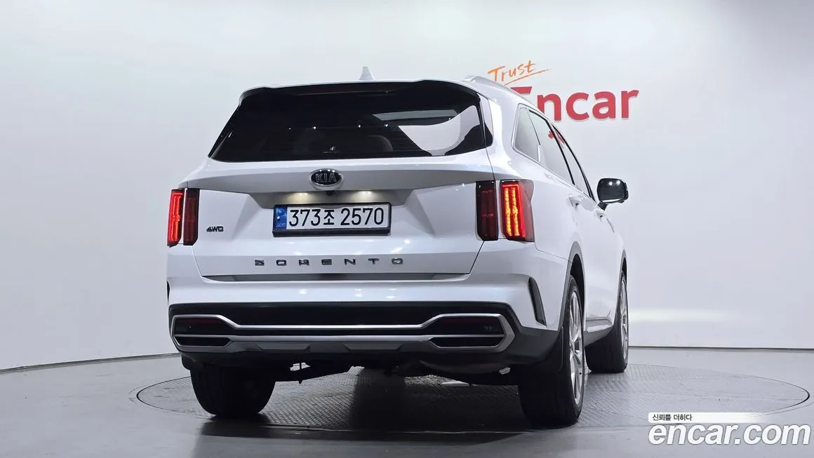 Kia Sorento — фото 10