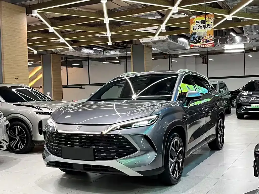BYD L DM-i — фото 1