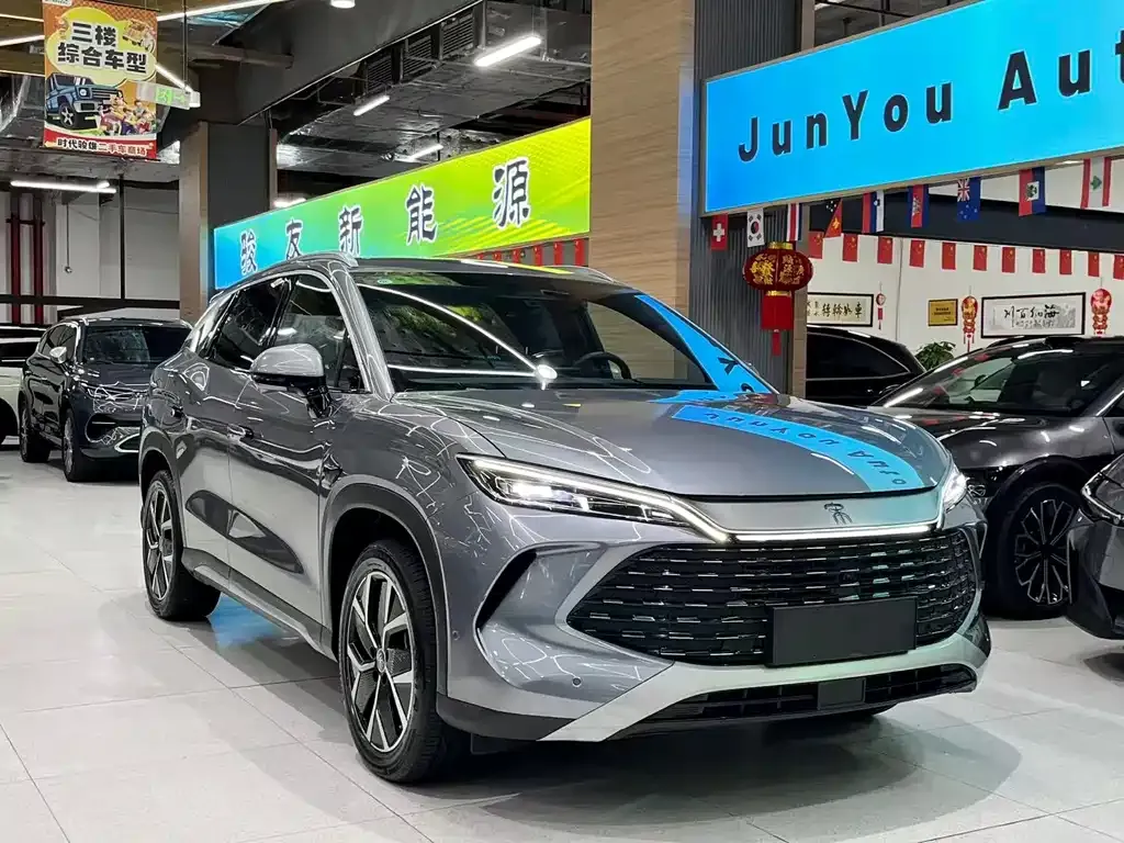 BYD L DM-i — фото 7