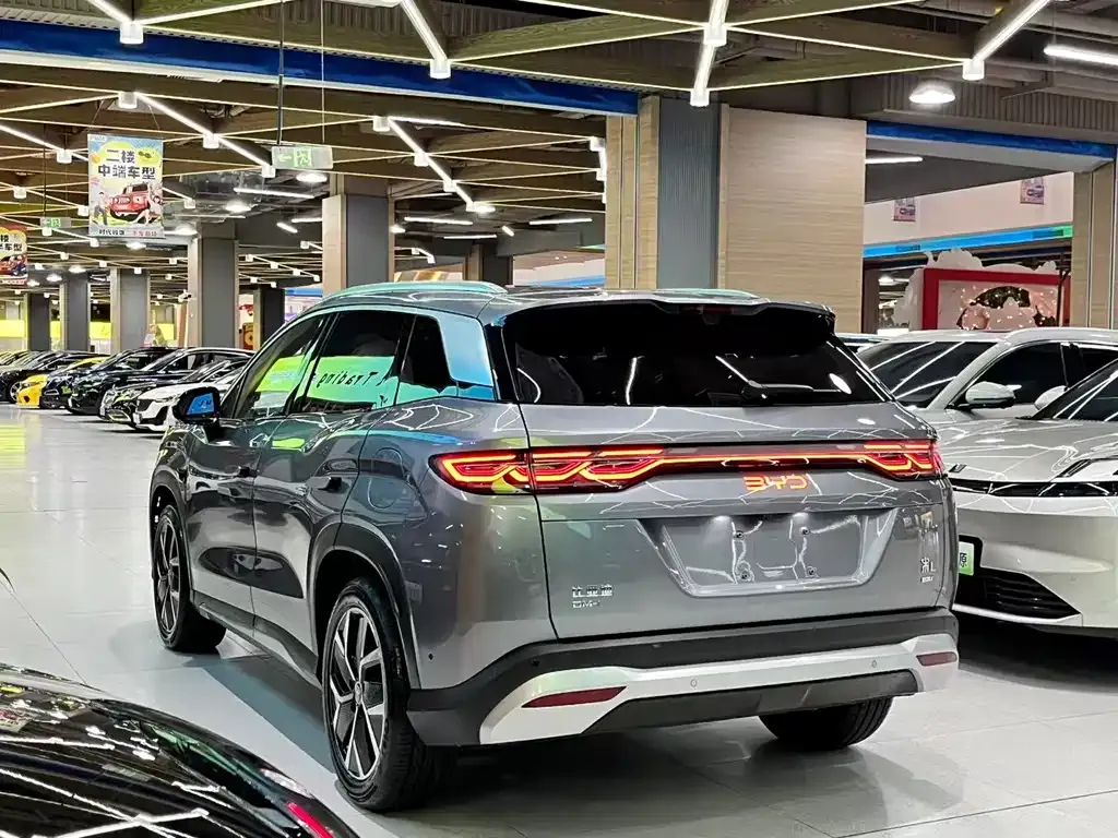 BYD L DM-i — фото 4