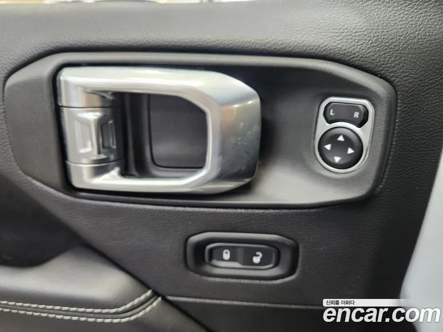 Jeep Wrangler 2022 из KR, фото 2