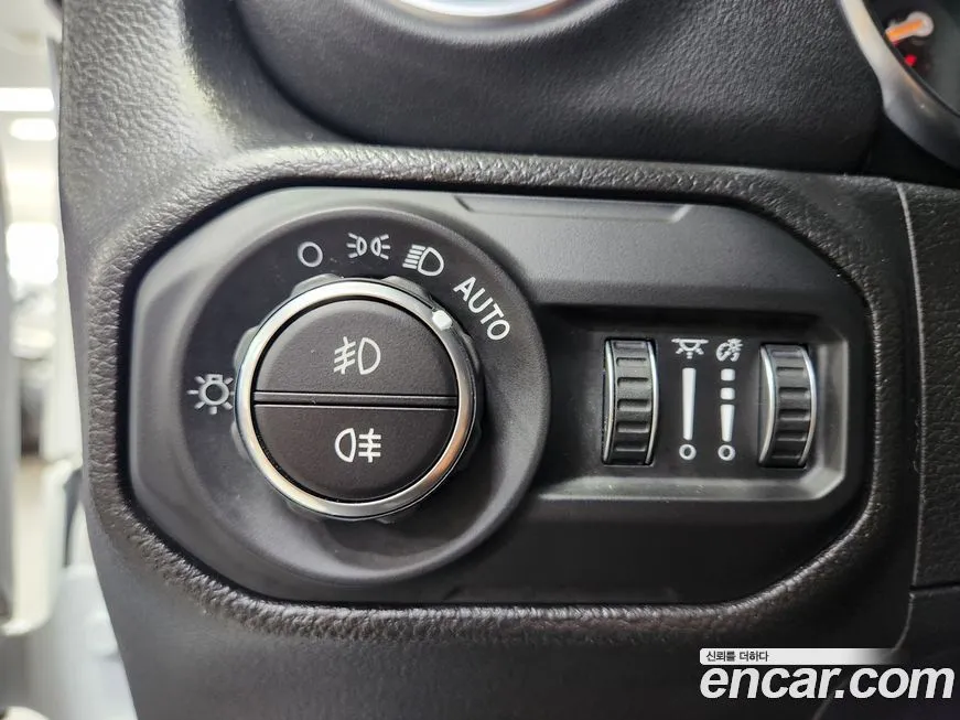 Jeep Wrangler 2022 из KR, фото 3