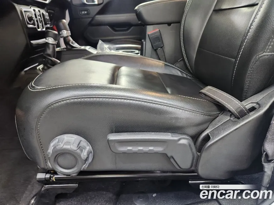Jeep Wrangler 2022 из KR, фото 8