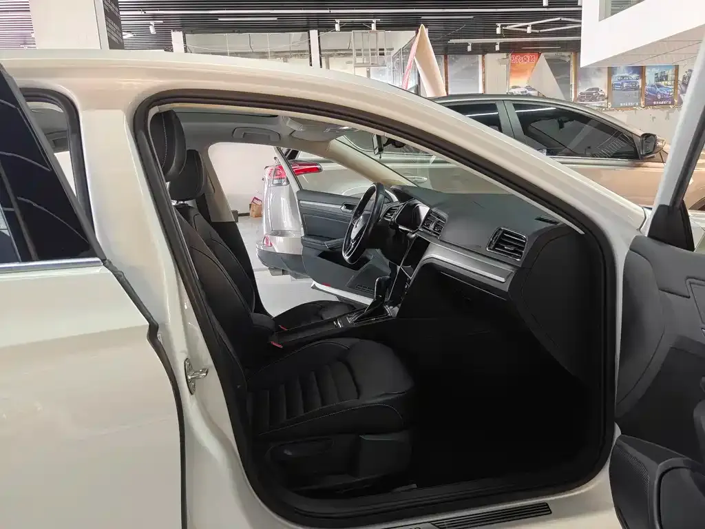 Volkswagen Lamando 2021 из CN, фото 6
