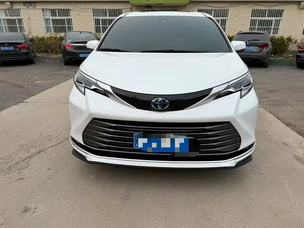 Toyota Sienna 2022 из CN, фото 3