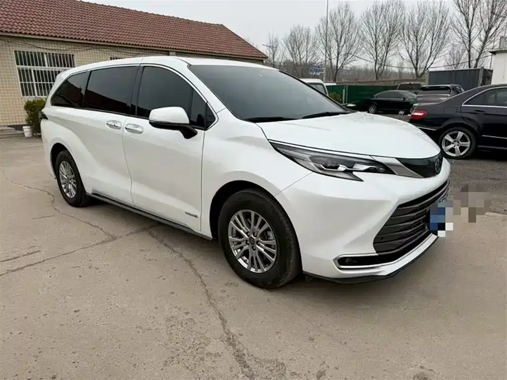 Toyota Sienna 2022 из CN, фото 2