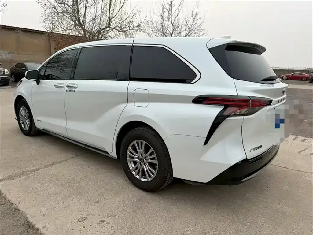 Toyota Sienna 2022 из CN, фото 8