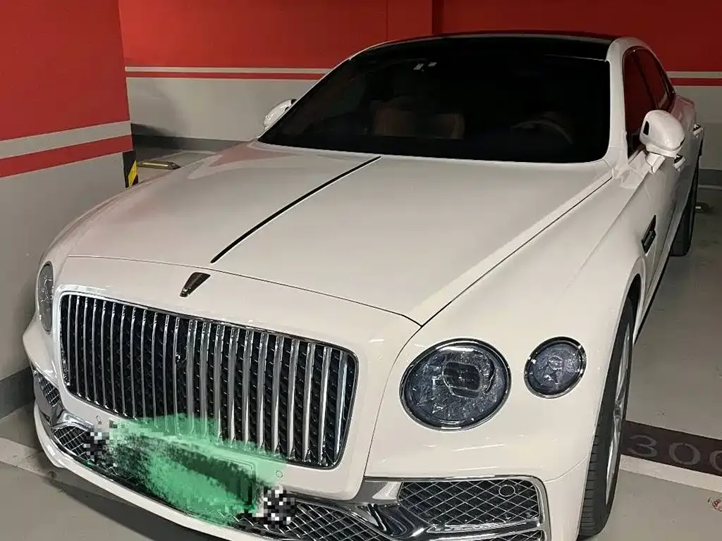 Bentley Flying Spur PHEV — фото 1