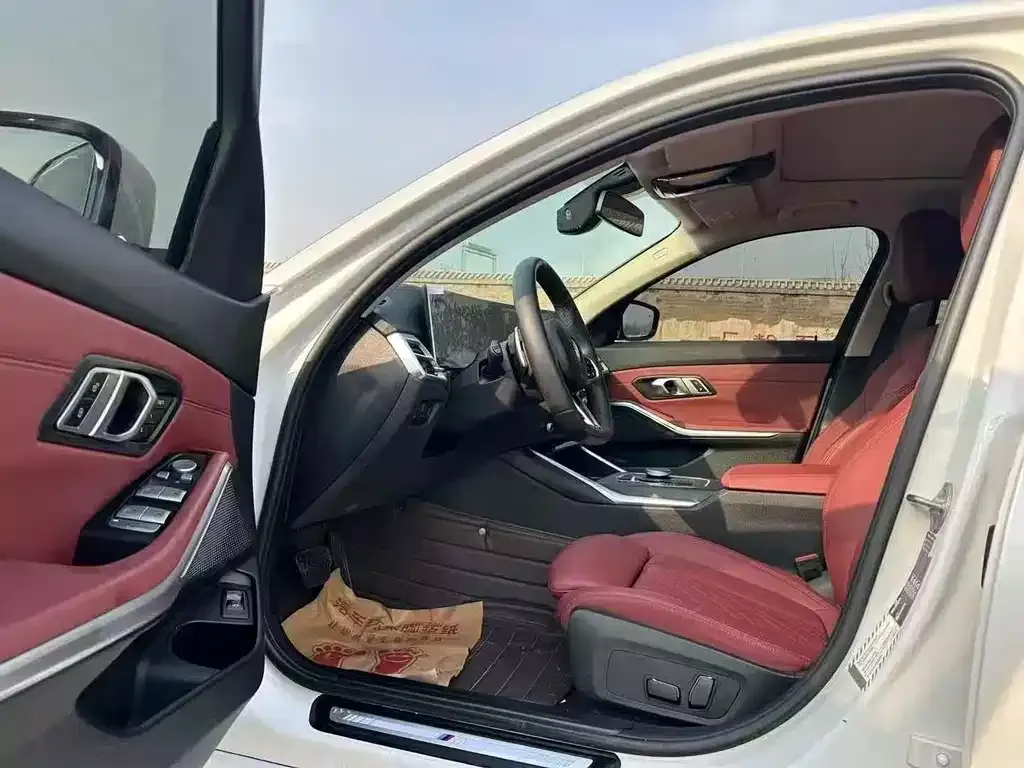 BMW 3 Series 2024 из CN, фото 7