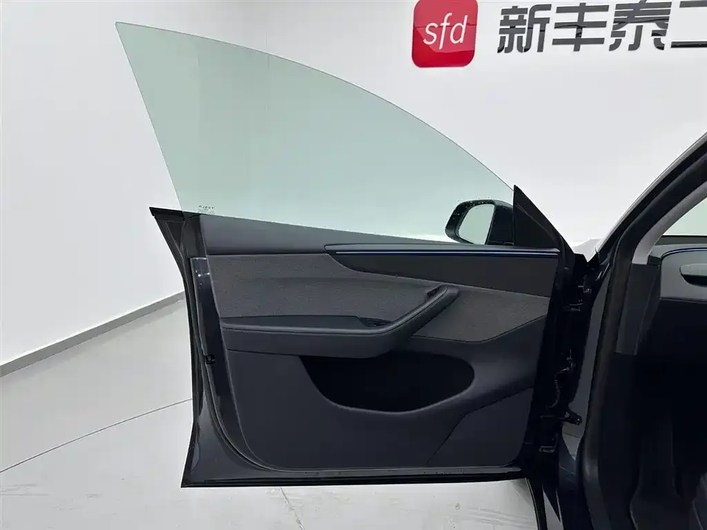 Tesla Model Y 2025 из CN, фото 7
