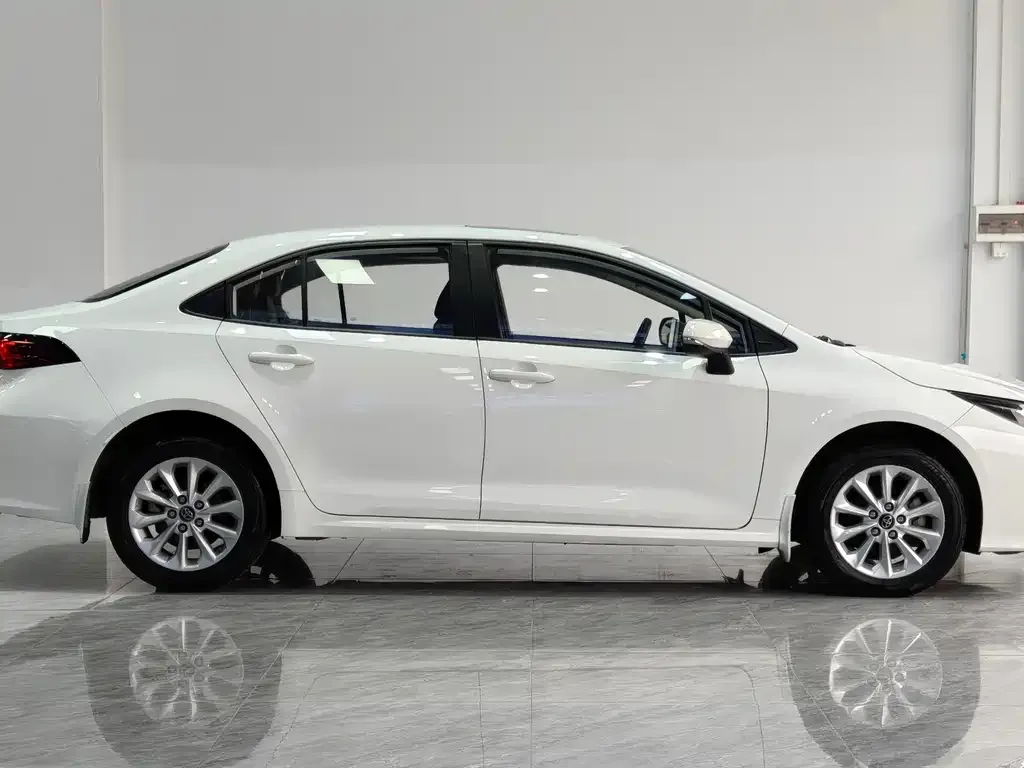 Toyota Corolla 2021 из CN, фото 3