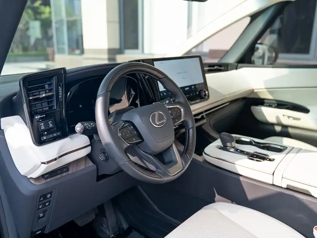 Lexus LM 2025 из CN, фото 4