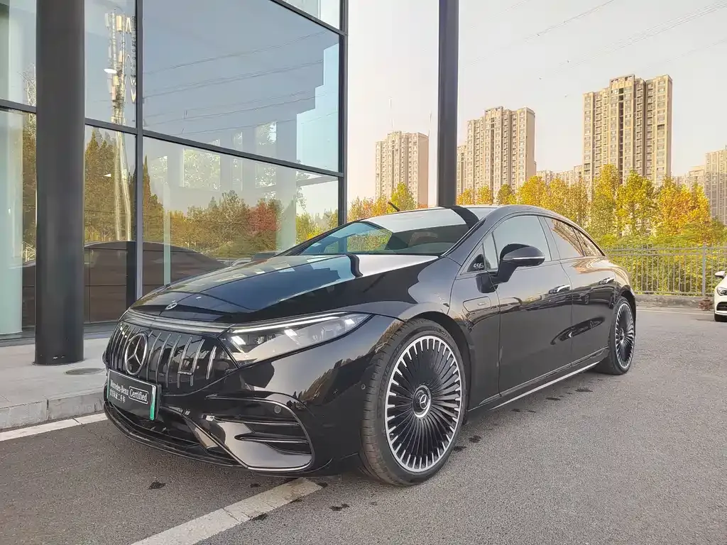 Mercedes-Benz EQS AMG — фото 1