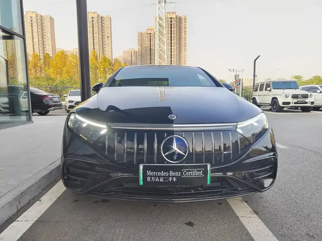 Mercedes-Benz EQS AMG — фото 10