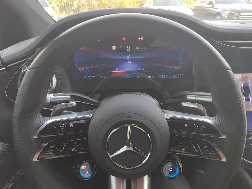 Mercedes-Benz EQS AMG — фото 3