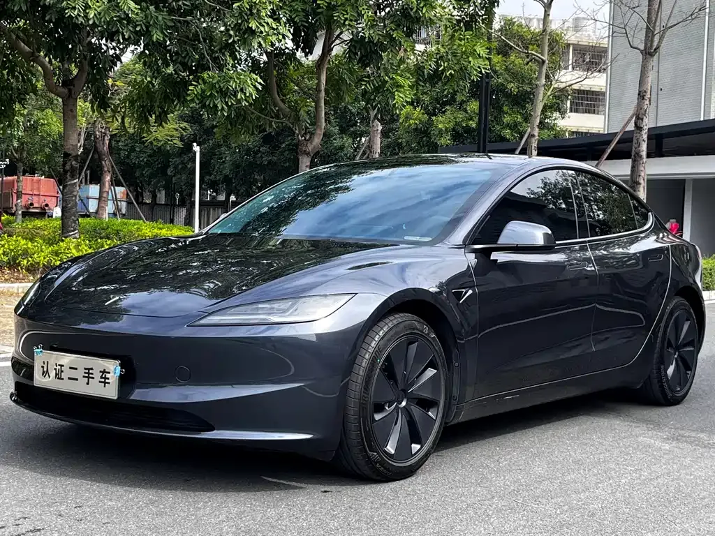 Tesla Model 3 — фото 10