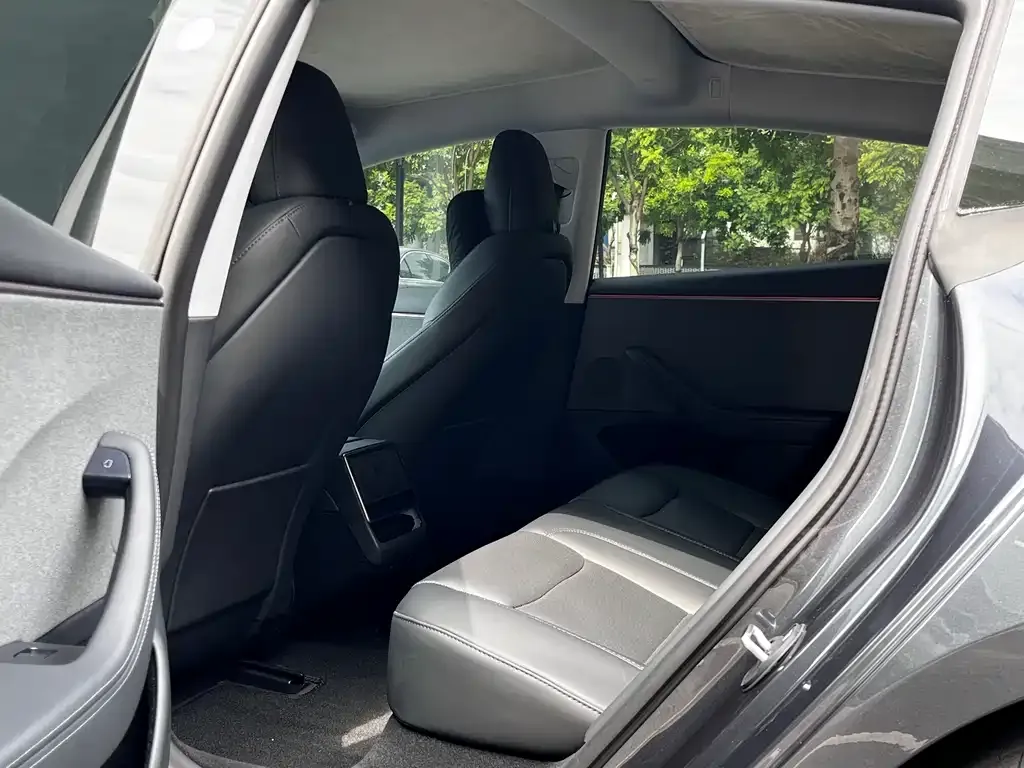 Tesla Model 3 — фото 6