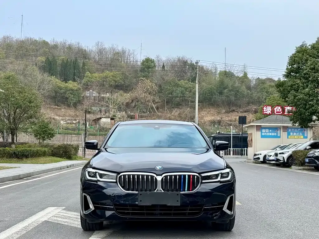BMW 5 Series — фото 10