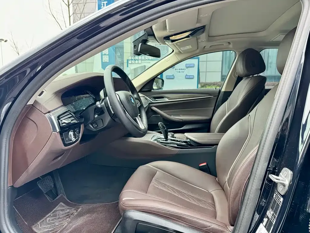 BMW 5 Series — фото 4