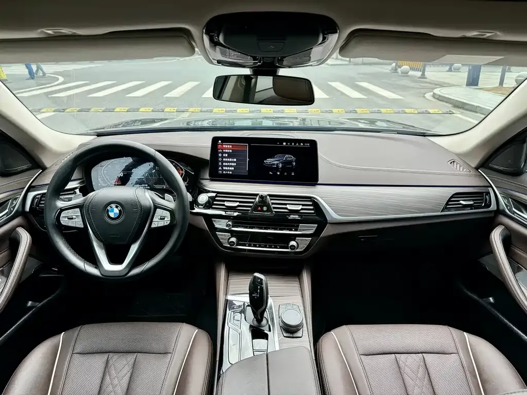 BMW 5 Series — фото 6