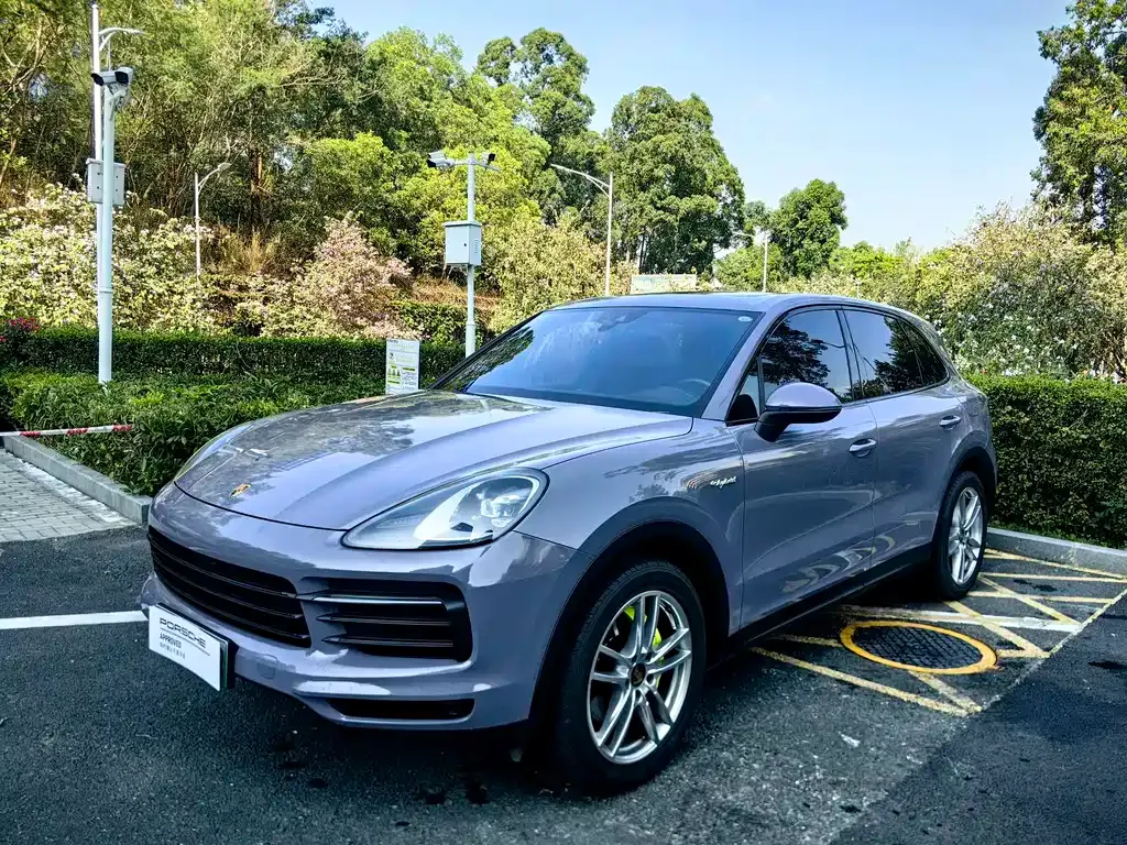 Porsche Cayenne Hybrid — фото 1