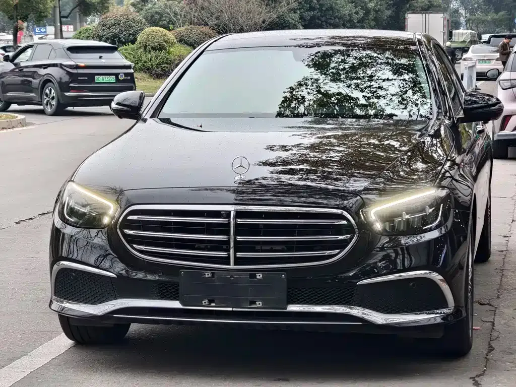 Mercedes-Benz E-Class — фото 3