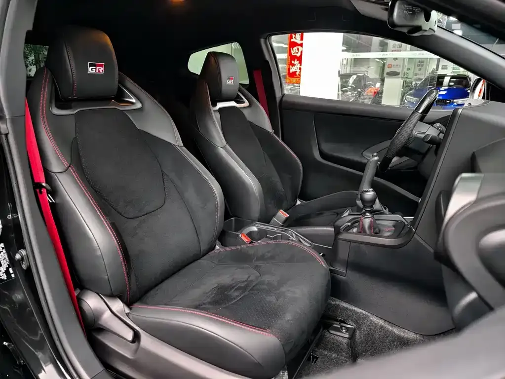 Toyota GR YARIS 2025 из CN, фото 7