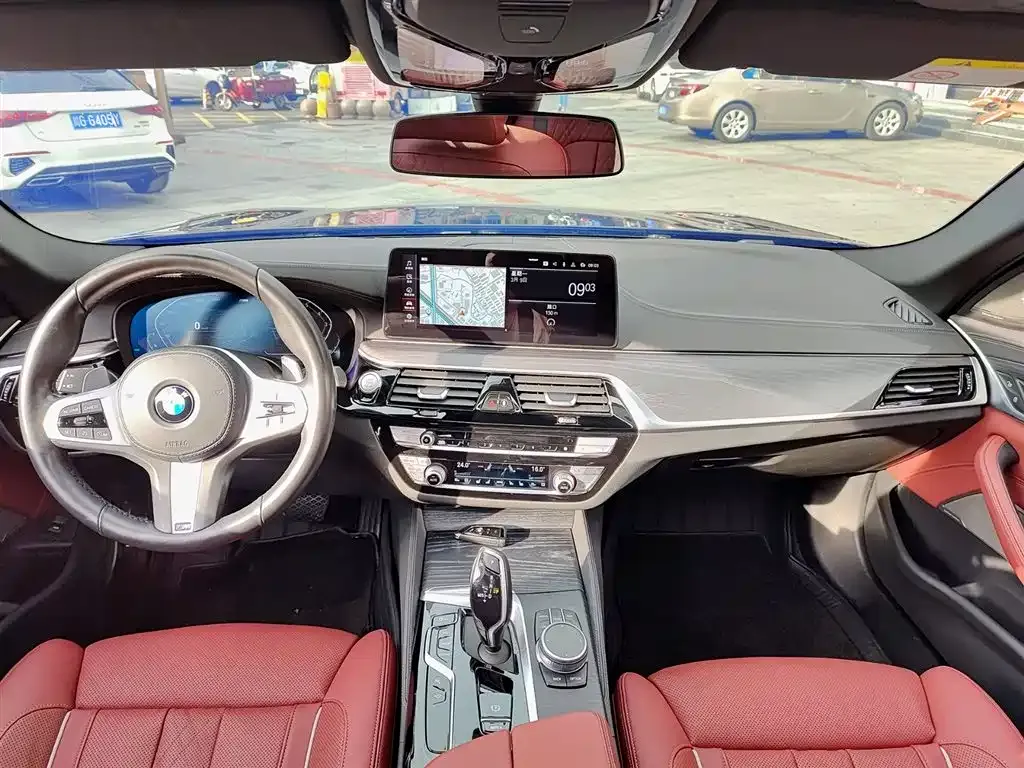 BMW 5 Series 2022 из CN, фото 2