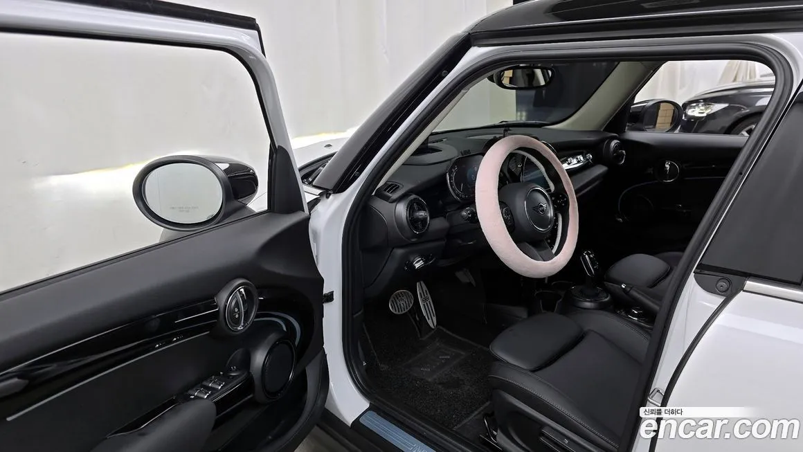 Mini Cooper 2023 из KR, фото 8