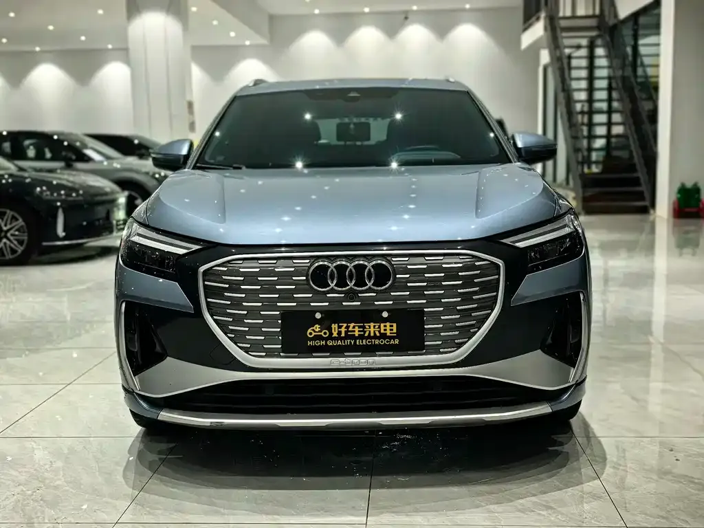 Audi Q4 e-tron — фото 4