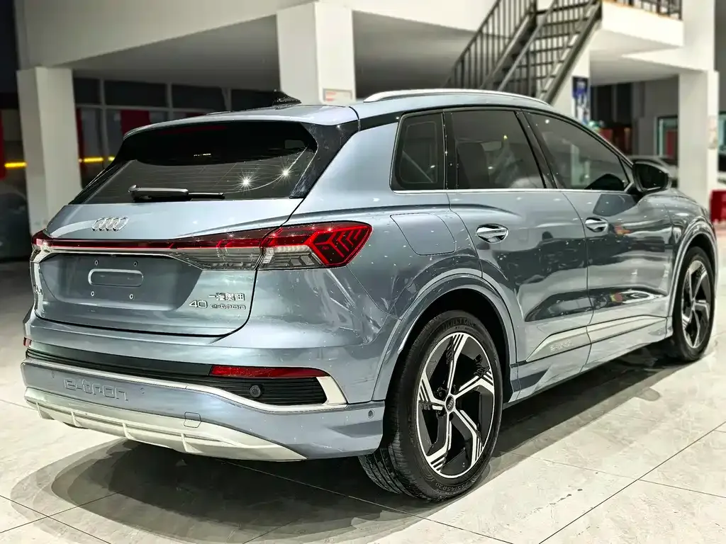 Audi Q4 e-tron — фото 5
