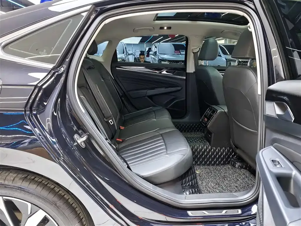 Volkswagen Passat — фото 3