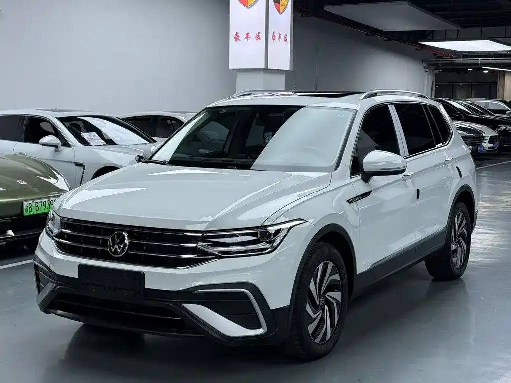Volkswagen Tiguan L 2023 из CN, фото 1